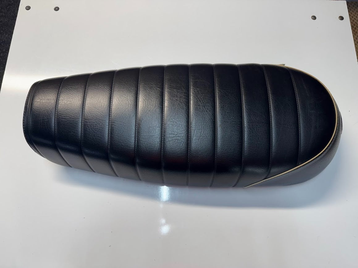 Royal Enfield Interceptor 650 2022 Seat Dual OEM Genuine 1030001C Euro 5