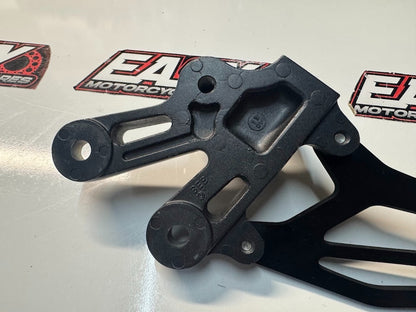 Yamaha YZF R7 2022-2025 LH Foot Peg Bracket Rear Set OEM Genuine BEB-27442-00