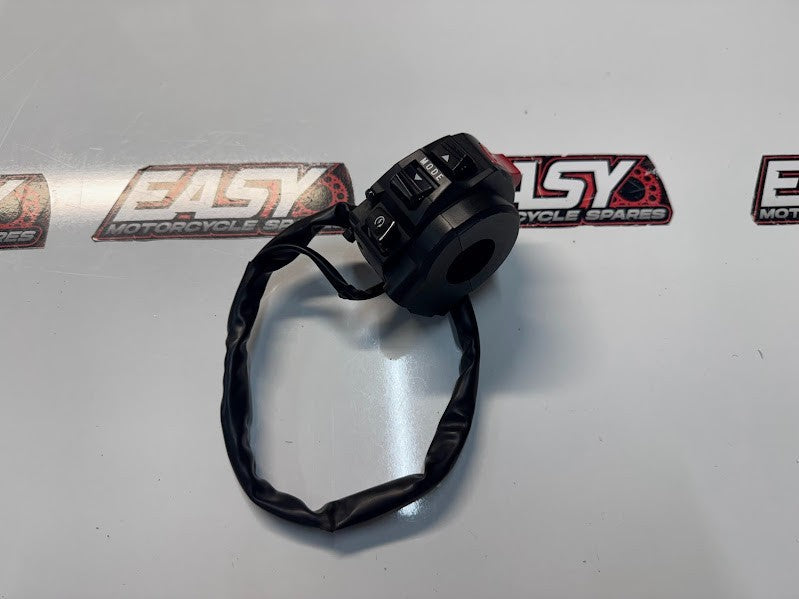 Suzuki GSXR 1000 2007-2008 RH Switch Block Buttons OEM Genuine 37200-21H01