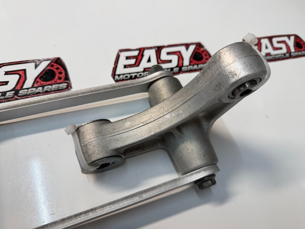 Shock Linkage Suzuki GSXR 1000 2005-2006 OEM 62600-41810