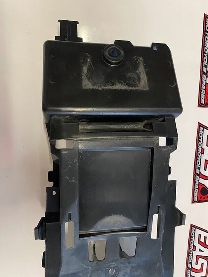 Rear Fender Battery Tray Suzuki GSXR 1000 07-08 2008 63111-21H00
