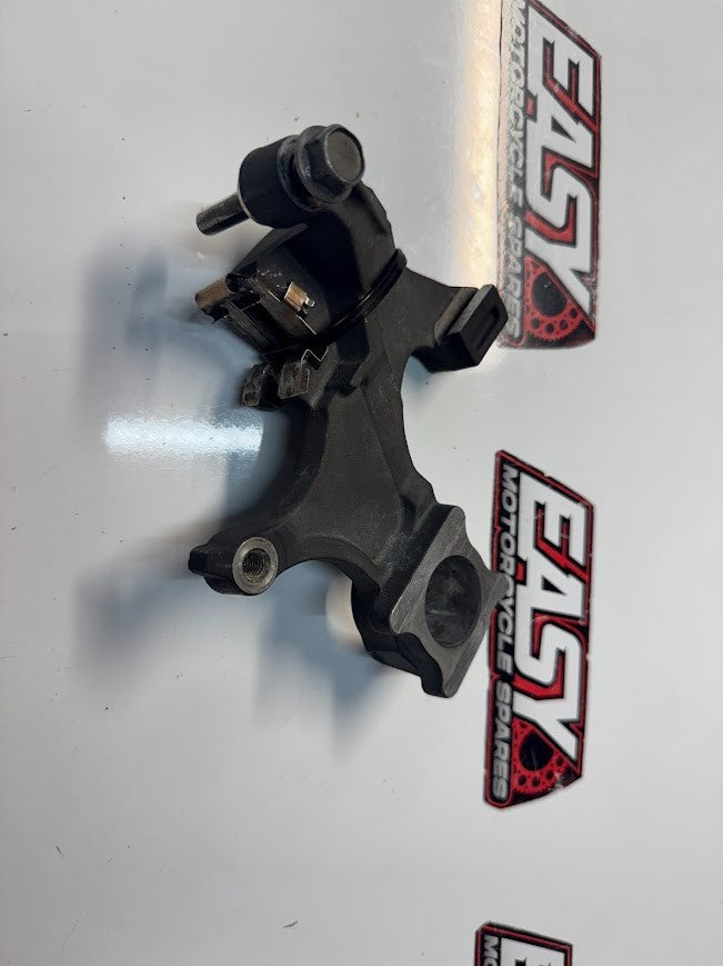 Rear Brake Caliper Bracket Suzuki GSXR 1000 07-08 2008 69150-21H00