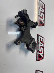Rear Brake Caliper Bracket Suzuki GSXR 1000 07-08 2008 69150-21H00