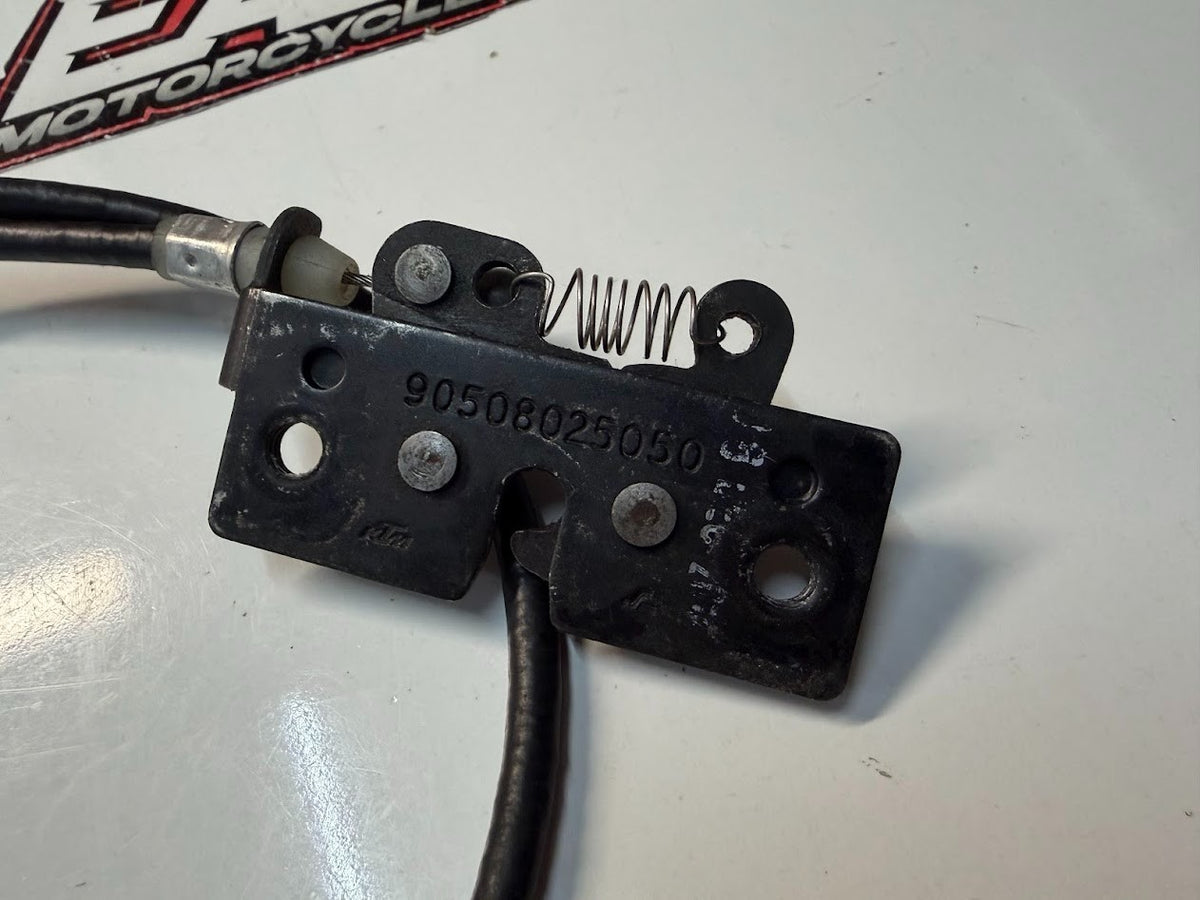 Battery Cover Latch Lock KTM RC 390 2014-2021 OEM 90508025033