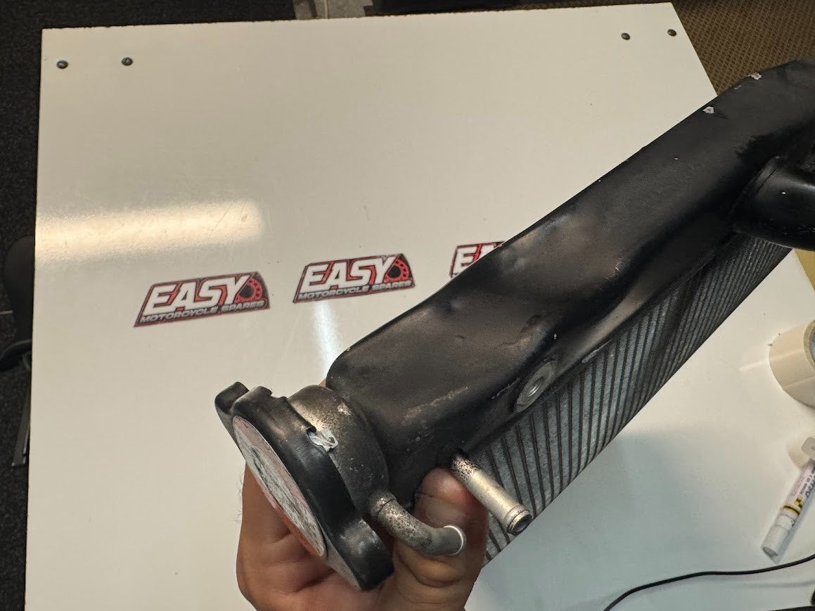 Suzuki GSXR 1000 2007-2008 Radiator OEM Genuine 17710-21H00