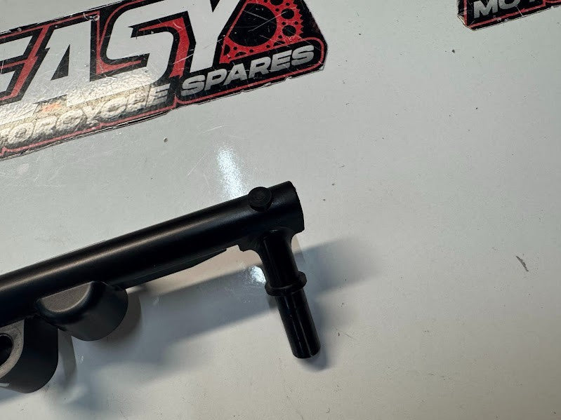 Yamaha YZF R1 2020-2025 Primary Injector Rail OEM Genuine B3L-13795-00