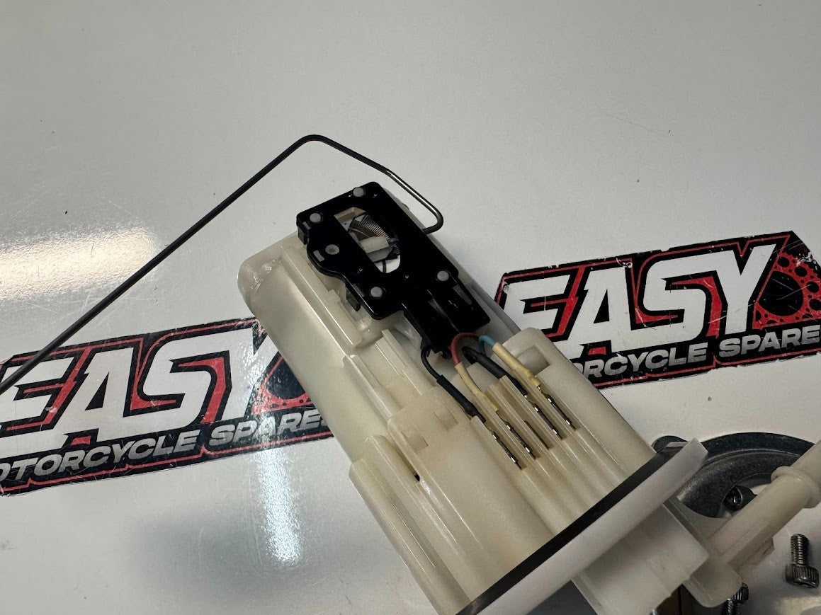 Yamaha YZF R7 2022-2025 Fuel Pump Assembly OEM Genuine 1WS-13907-10