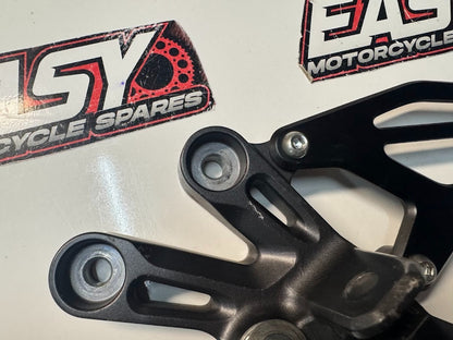 Yamaha YZF R7 2022-2025 LH Foot Peg Bracket Rear Set OEM Genuine BEB-27442-00