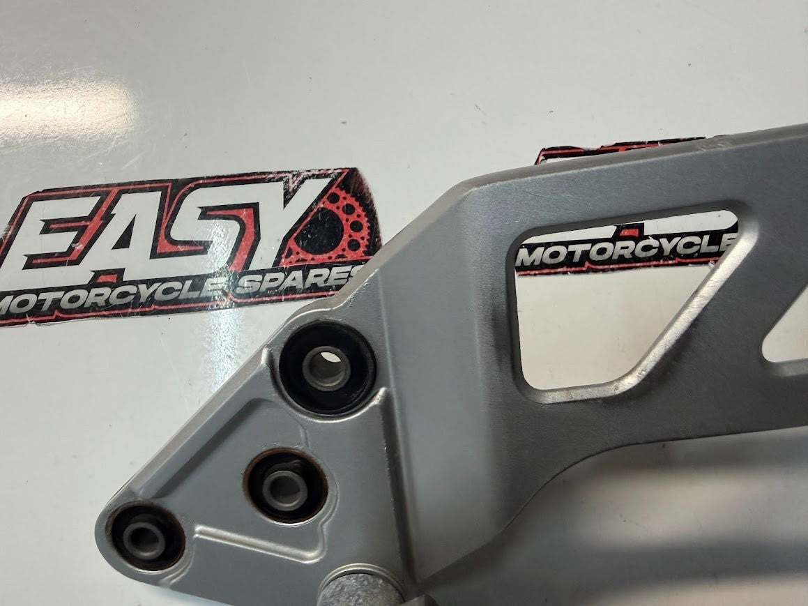 LH Foot Peg Bracket Assembly Suzuki GSF 1250 S Bandit 2007-2016 OEM 43521-38G00