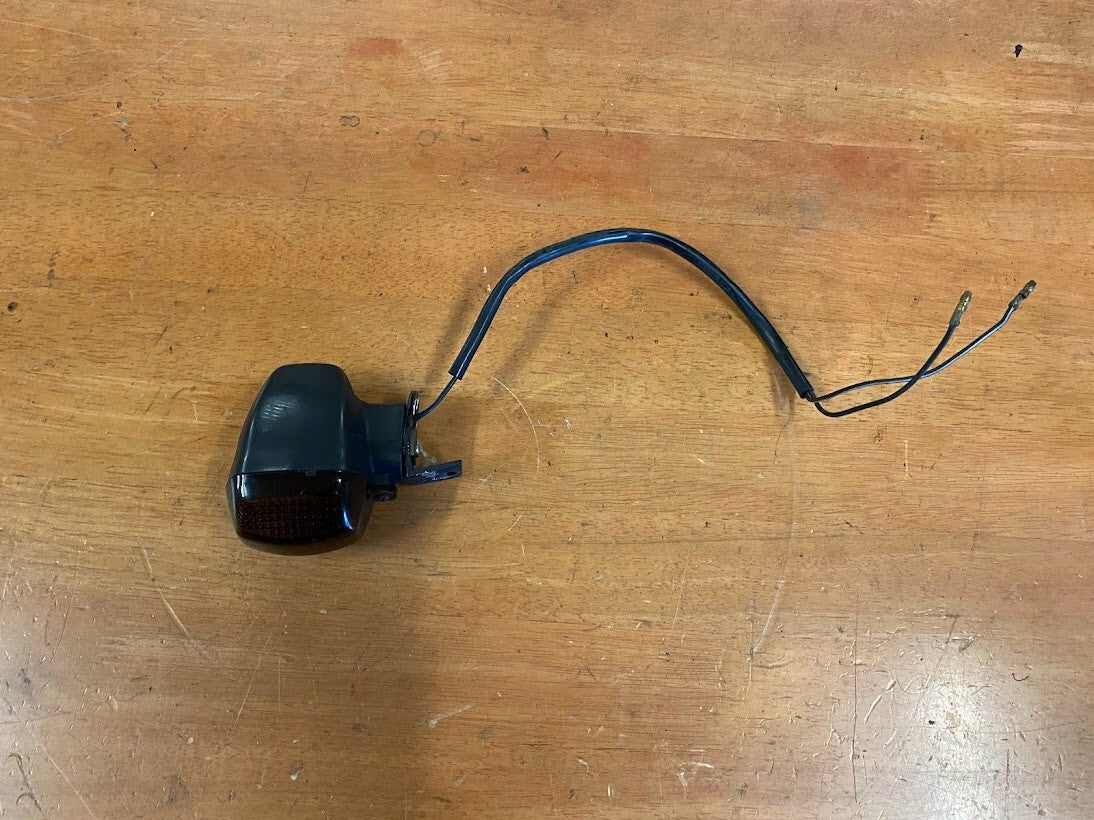 Front Right Blinker Yamaha FZS 600 1998