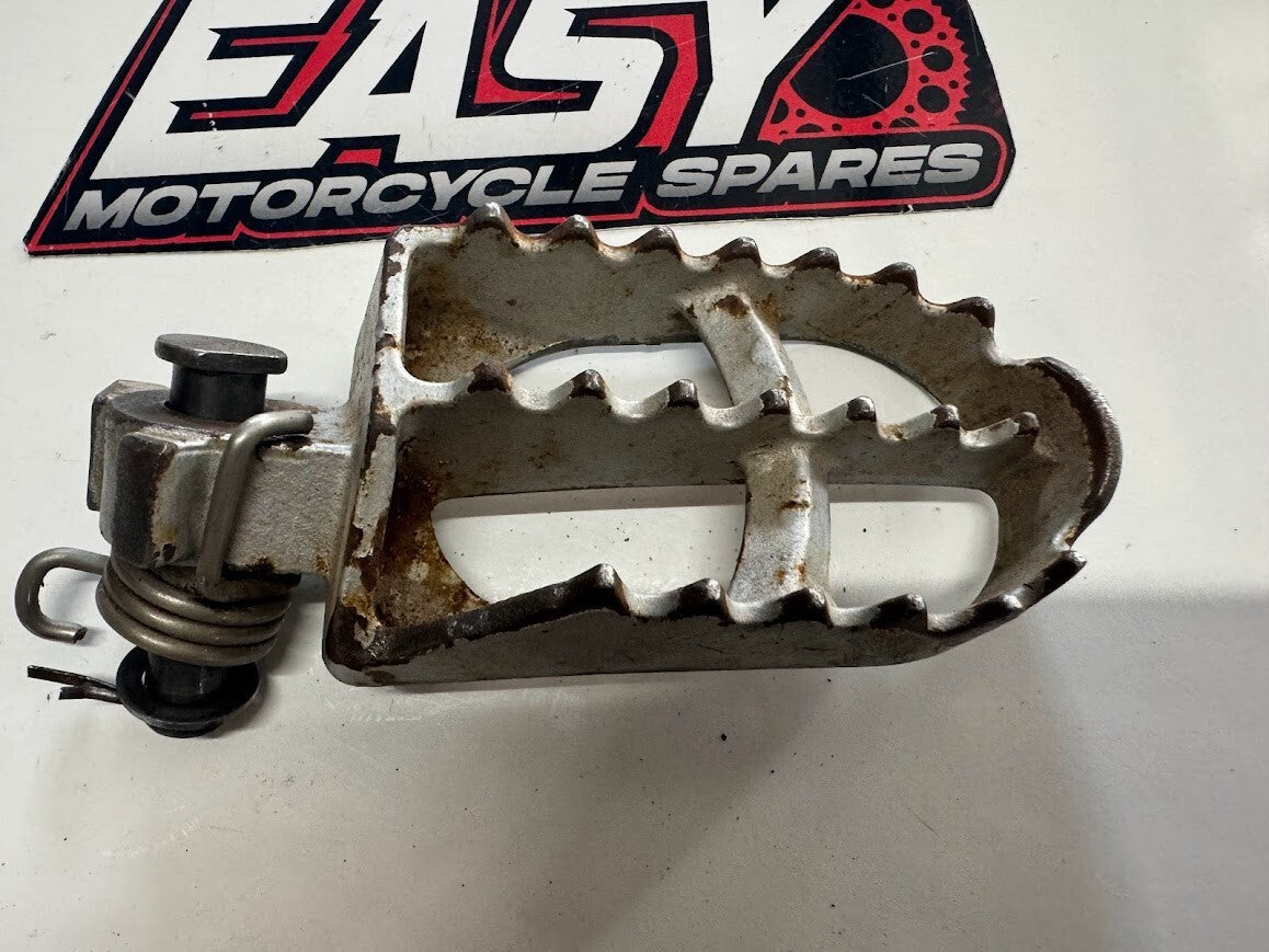 RH Foot Peg Husqvarna TC 250 2004