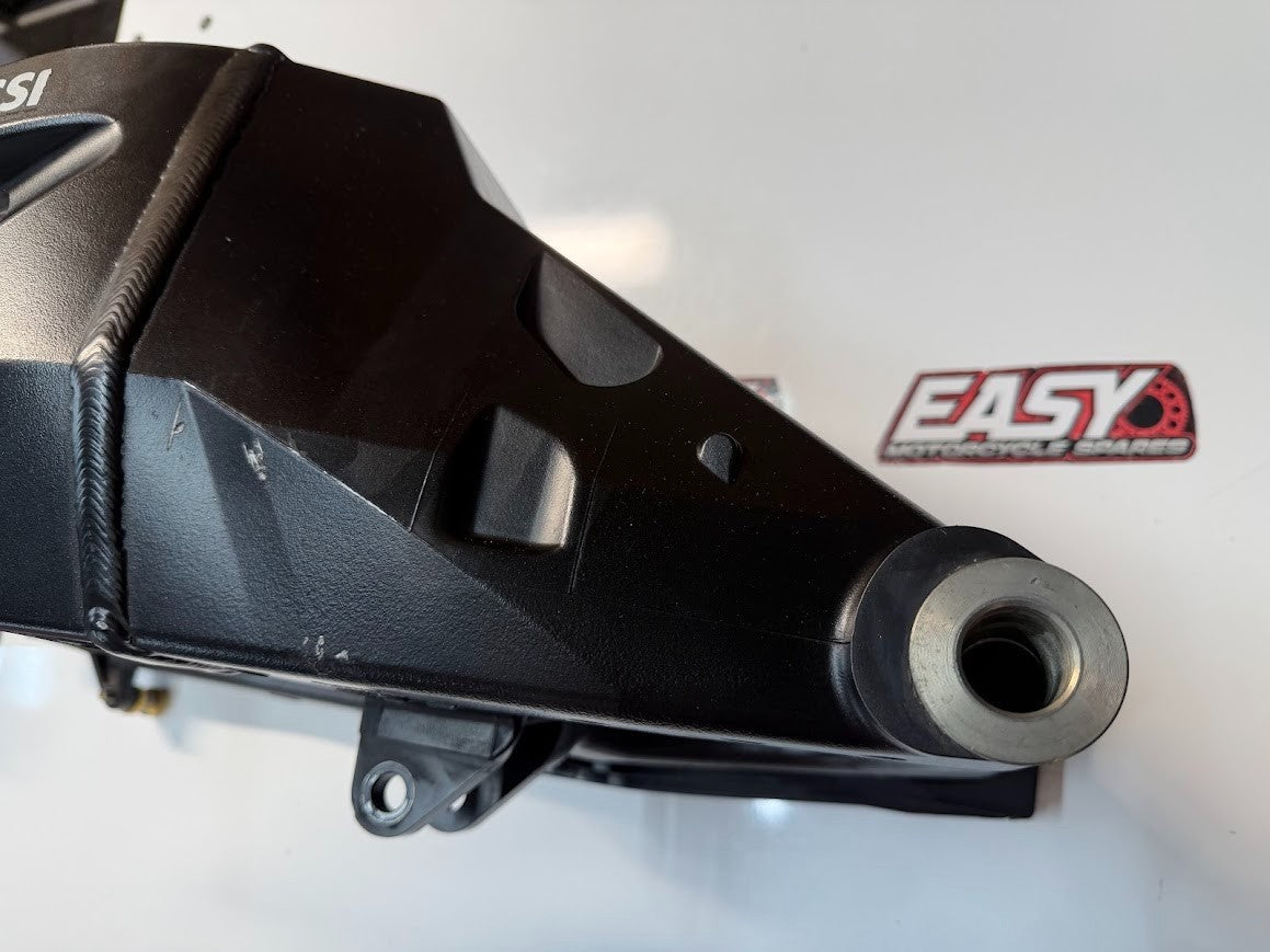 Swing Arm Suzuki GSXR 1000 2007-2008 OEM 61000-21H00-YAP Swingarm
