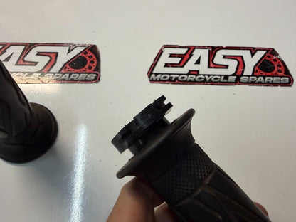 Throttle Tube & Grips Suzuki GSXR 1000 2008-2025 OEM 57110-21H02