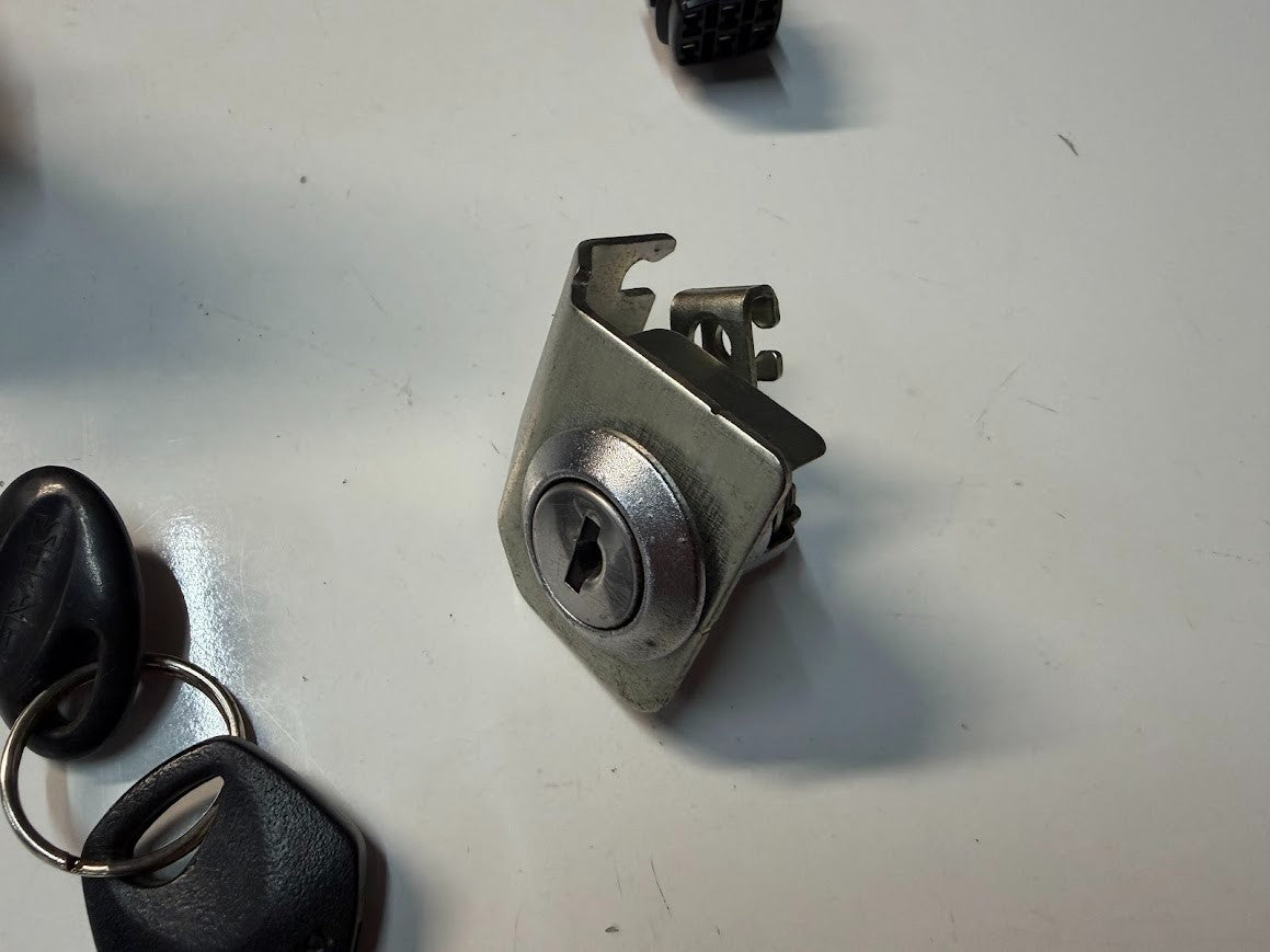 Ignition Key Lockset Suzuki GSF 1250 S Bandit 2011-2016 OEM 37000-07832