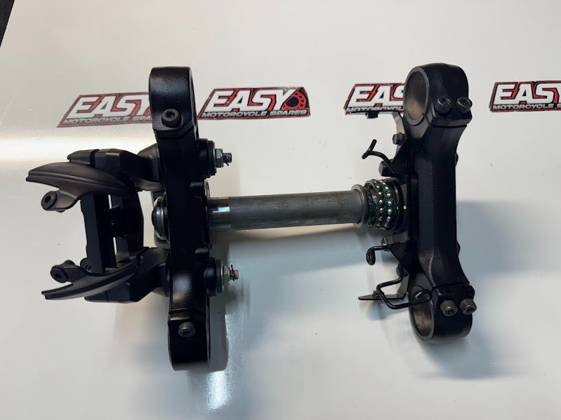 Kawasaki Vulcan S 650 2015-2025 Triple Trees Complete OEM Genuine 44037-0150-18R