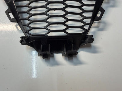 Lower Front Grille Fairing Suzuki GSXR 1000 2007-2008 OEM 94498-21H00