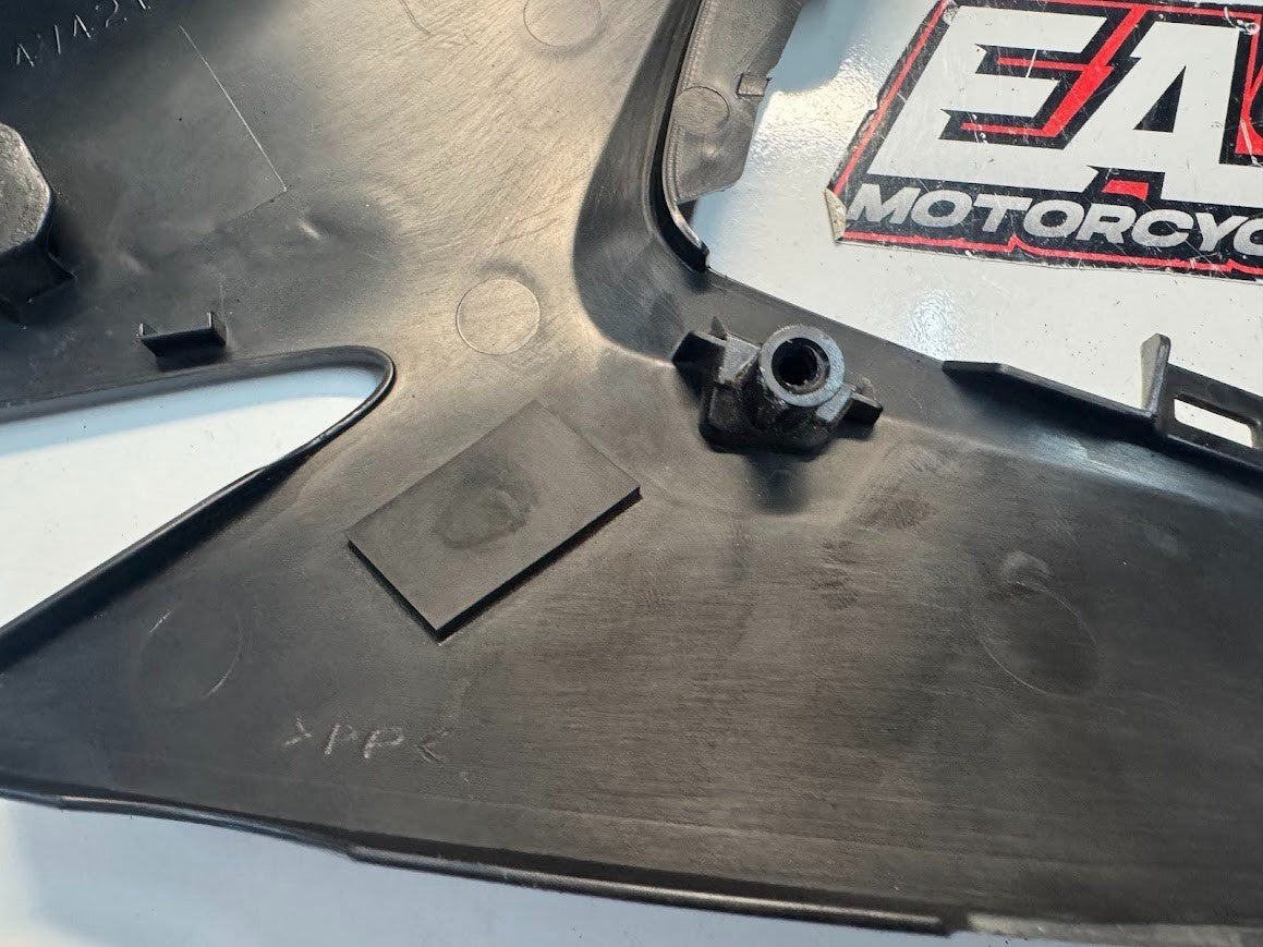 Suzuki GSXR 1000 2009-2016 RH Side Frame Cover OEM Genuine 47421-47HA0