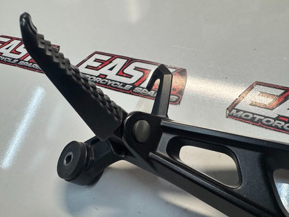 Suzuki GSXR 1000 2009-2016 RH Pillion Peg & Bracket OEM Genuine 43600-47H40