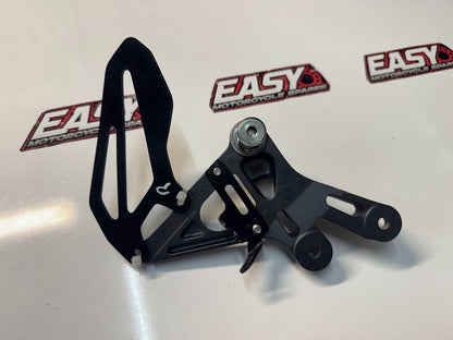 Yamaha YZF R7 2022-2025 RH Foot Peg Bracket Rear Set OEM Genuine BEB-27443-00
