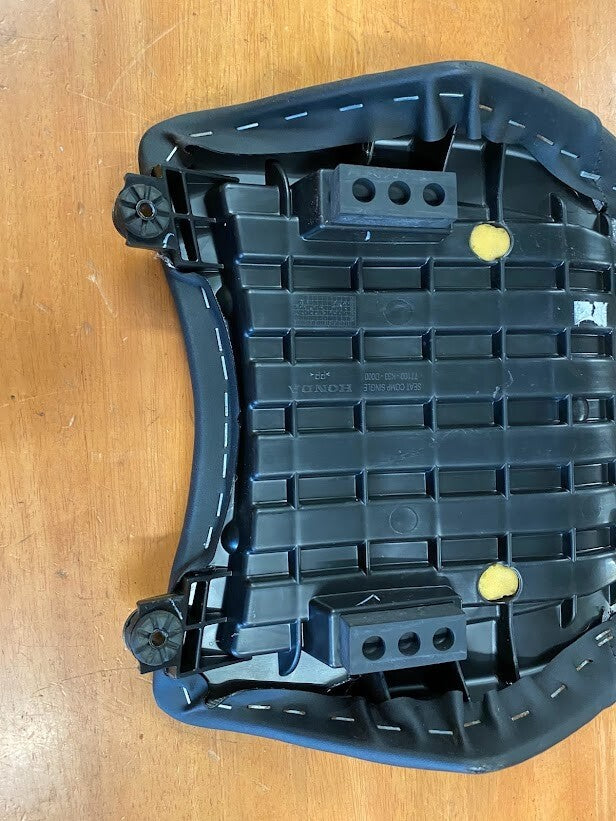 Riders Seat Honda CB 300F 14-18 2017 77100-K33-D00ZA