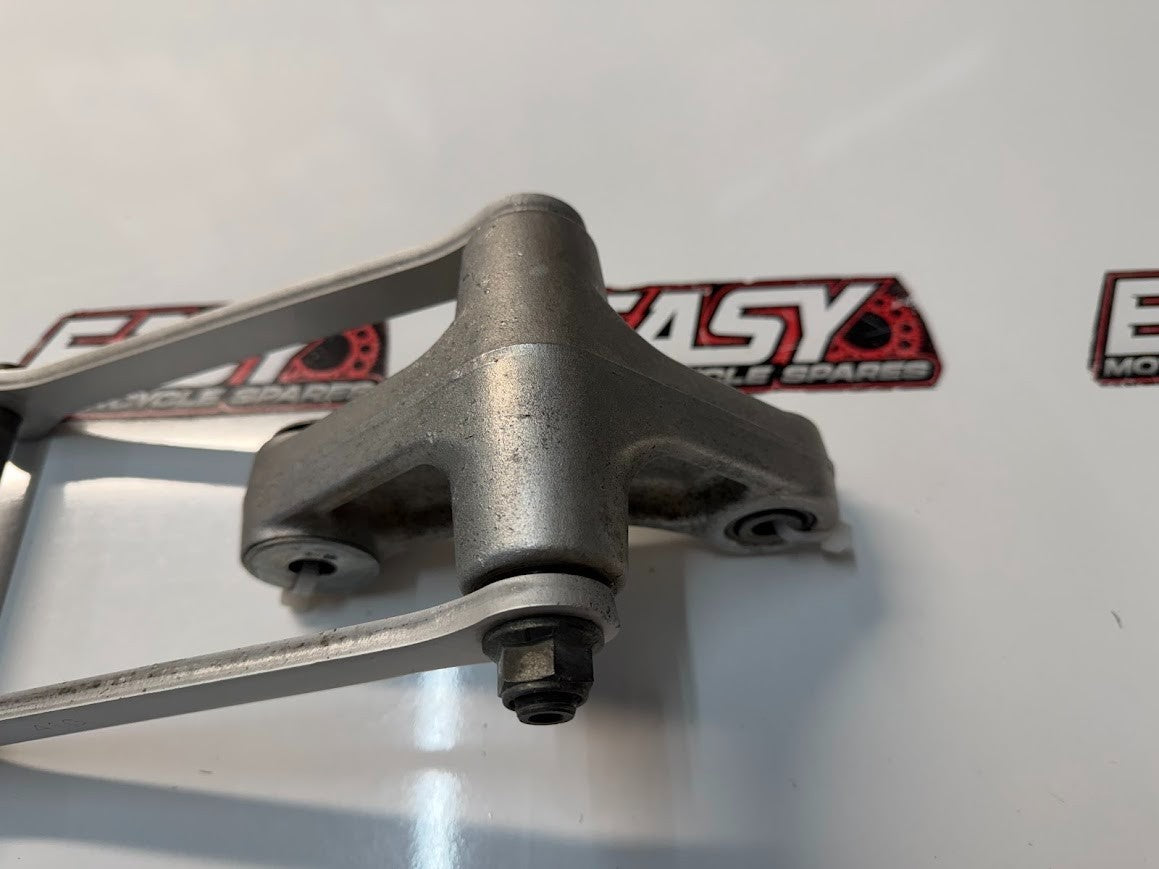 Shock Linkage Suzuki GSXR 1000 2005-2006 OEM 62600-41810