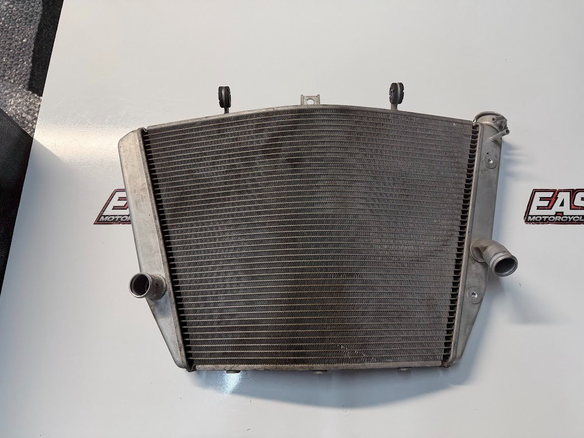 Radiator Cooling Suzuki GSXR 1000 2007-2008 OEM 17710-21H00