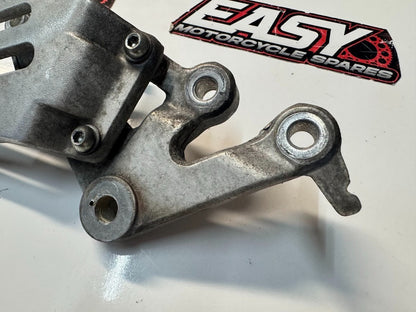 Yamaha YZF R15 2011-2018 OEM Genuine RH Foot Peg Bracket 20P-F7443-00