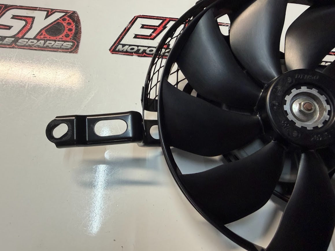 Radiator Thermo Cooling Fan Suzuki GSXR 1000 2007-2008 OEM 17800-21H00