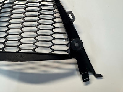 Suzuki GSXR 1000 2007-2008 Lower Cowling Grill Fairing OEM Genuine 94498-21H00