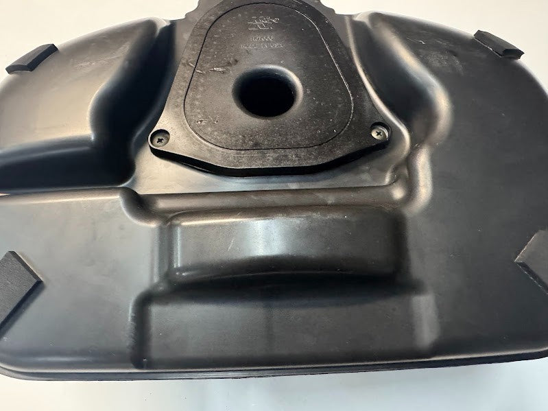 Suzuki VL 1500 Intruder 1998-2004 Airbox Cleaner Assy OEM Genuine 13700-10F01