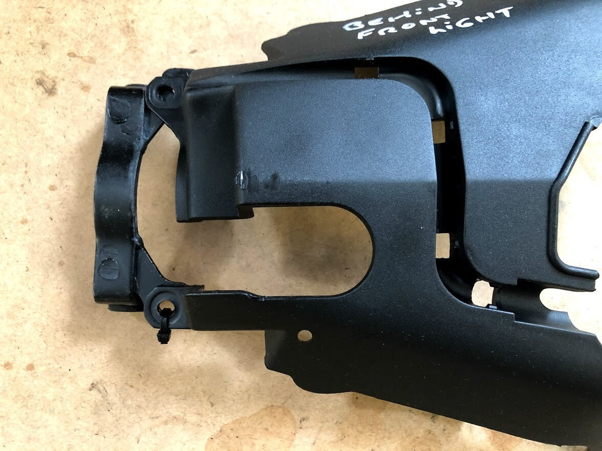 Front Cover Behind Light KTM Duke 200 2016 901.14.064.000