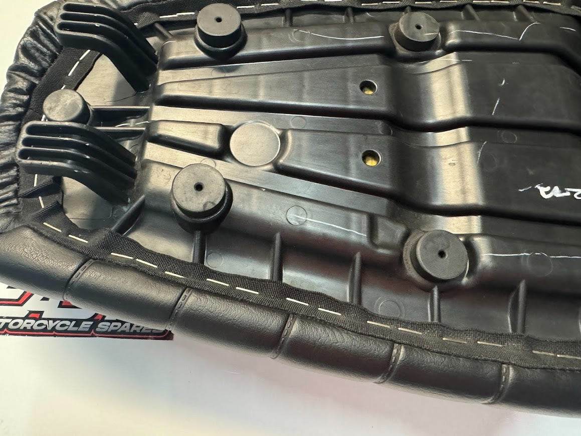 Royal Enfield Interceptor 650 2022 Seat Dual OEM Genuine 1030001C Euro 5