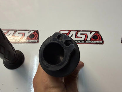 Throttle Tube & Grips Suzuki GSXR 1000 2008-2025 OEM 57110-21H02