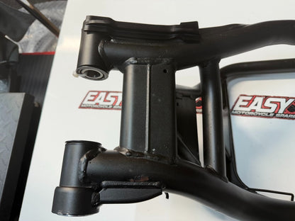 Swingarm Kawasaki Ninja 650L 2012-2016 OEM 33001-0586 Swing Arm