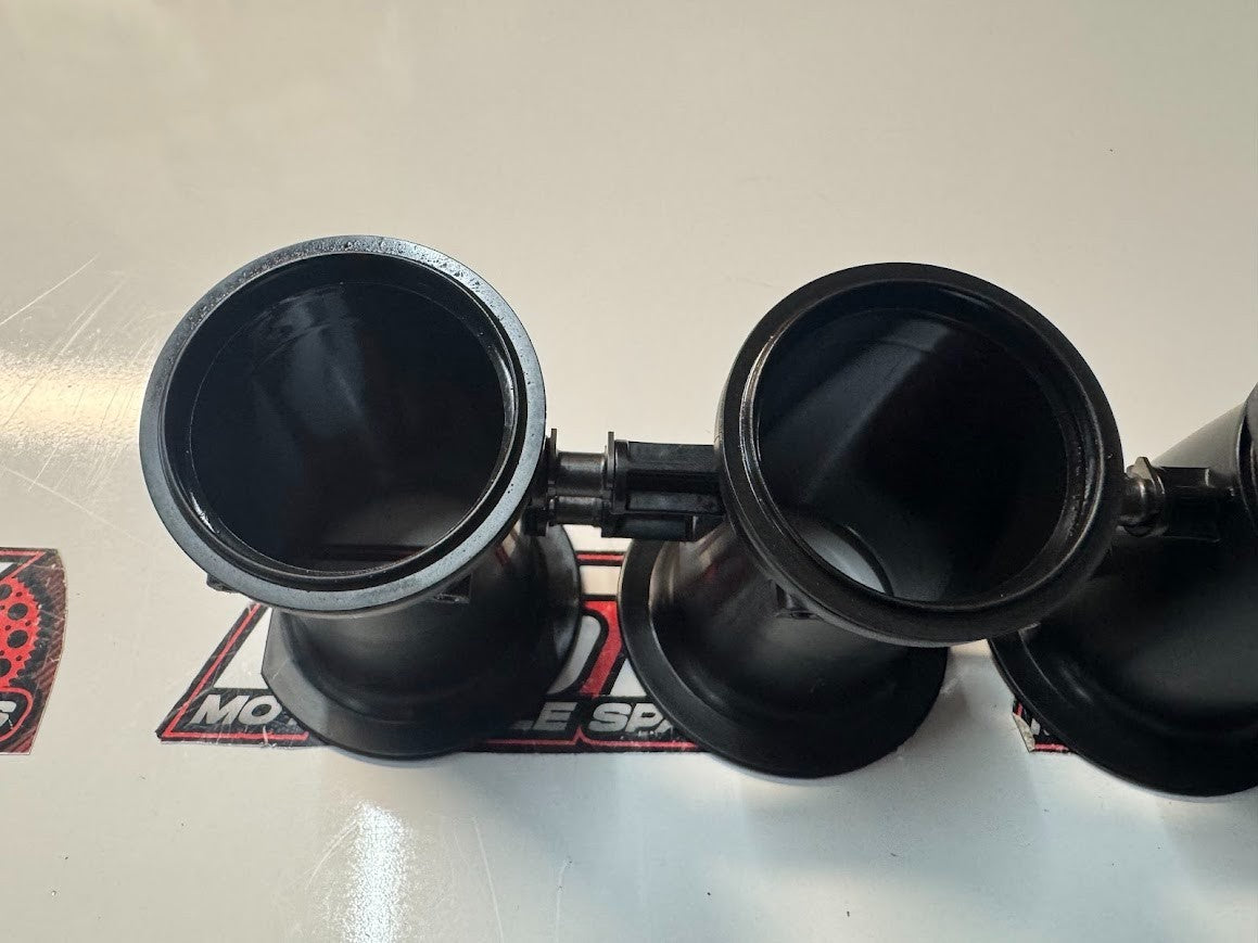 Yamaha YZF R1 2020-2021 Airbox Stack Joint Assembly OEM Genuine B3L-1440B-00