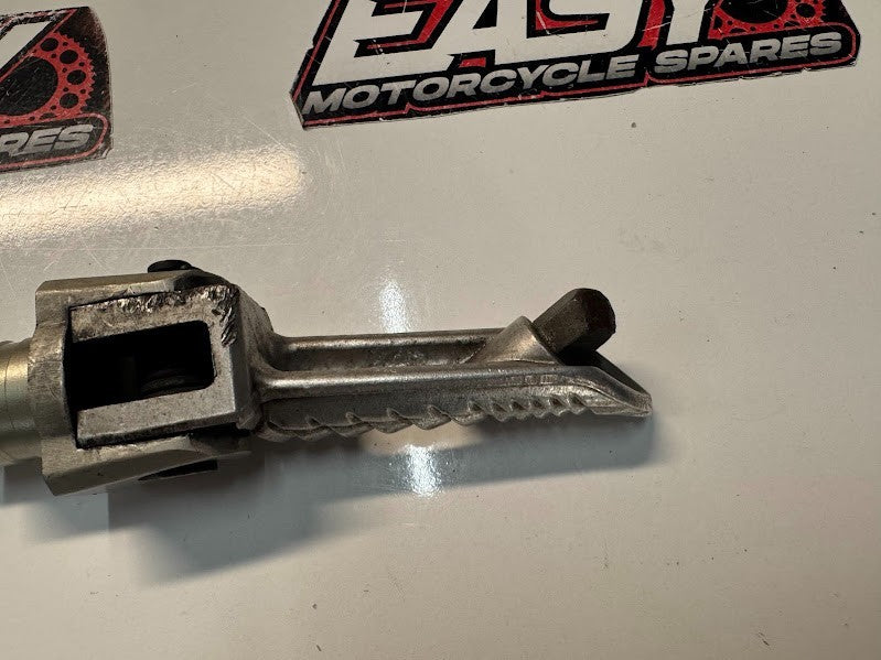 Suzuki GSXR 1000 2007-2008 RH Foot Peg OEM Genuine 43516-41G00