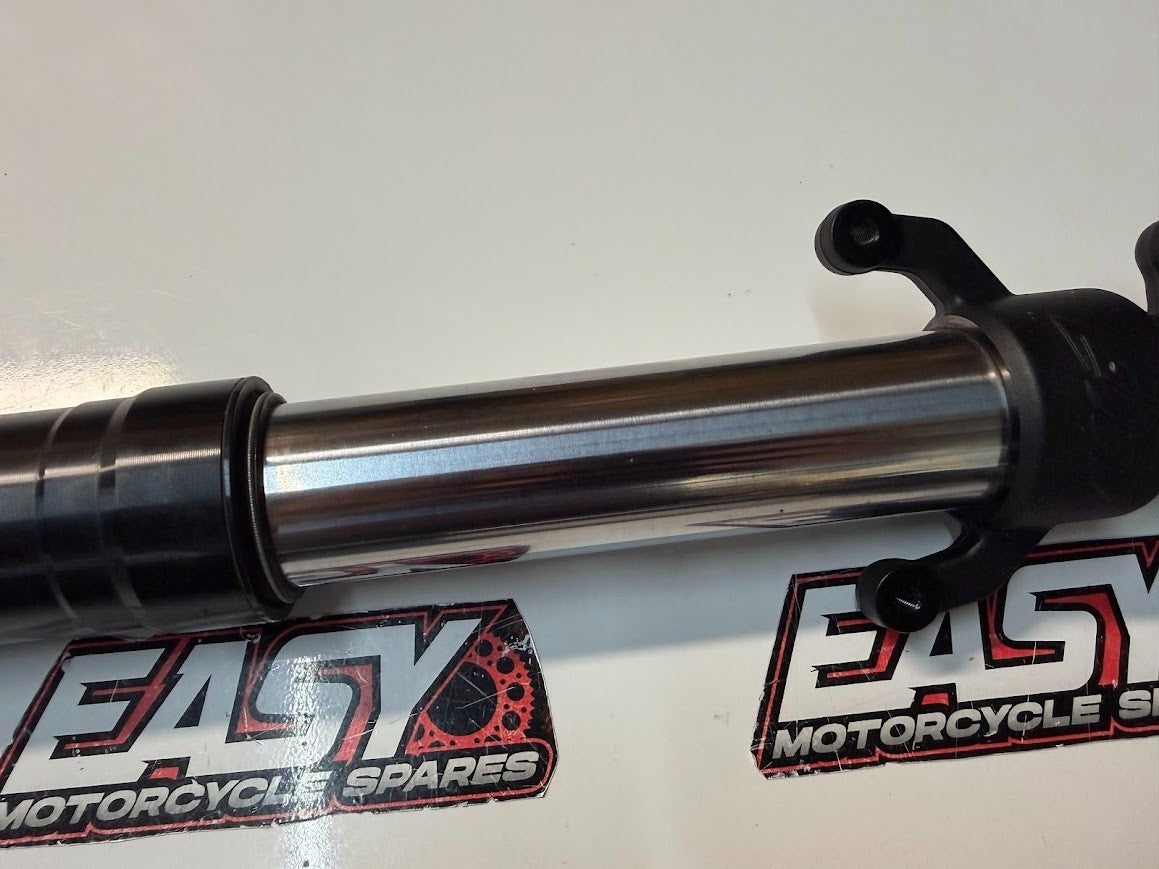 Front Fork Legs Suspension KTM RC 390 2014-2016 OEM 90801001000