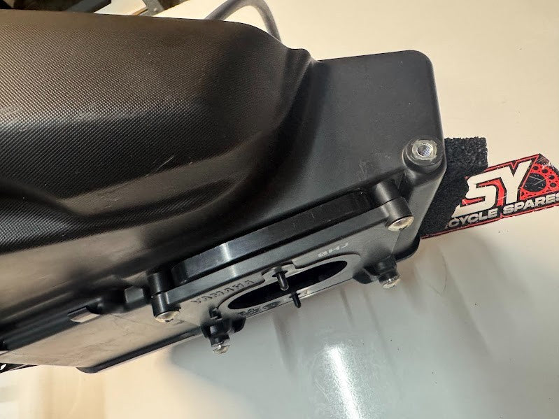 Yamaha YZF R7 2022-2025 Airbox Complete OEM Genuine 1WS-14401-00