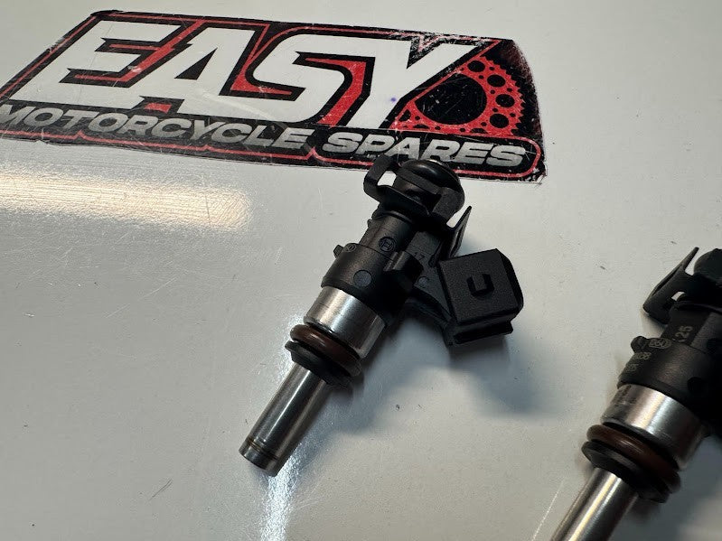 BMW F800 ST 2009 Fuel Injectors OEM Genuine 13617672335