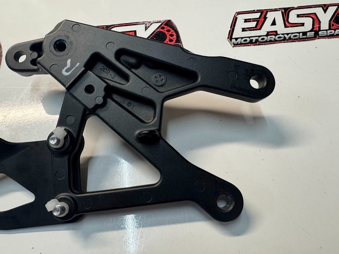 Yamaha YZF R1 2015-2025 RH Riders Peg Bracket Rear Set OEM Genuine 2CR-27443-00
