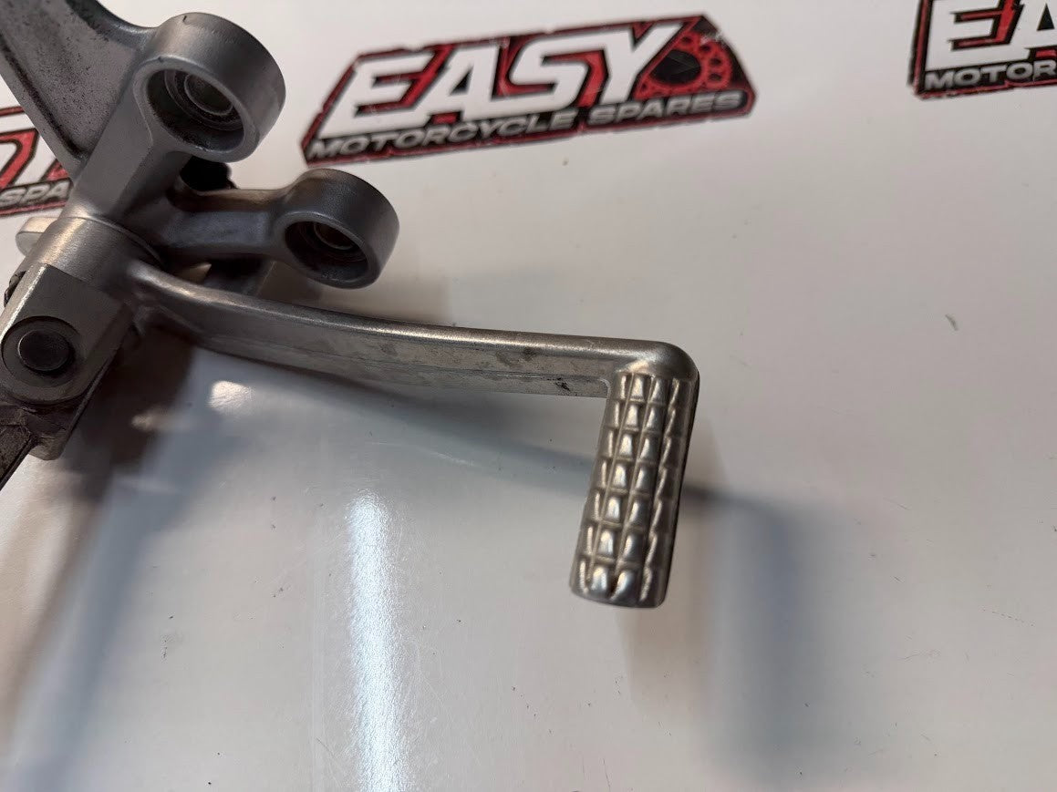 RH Footrest Peg Rear Set Suzuki GSXR 1000 2007-2008 OEM 43511-21H00