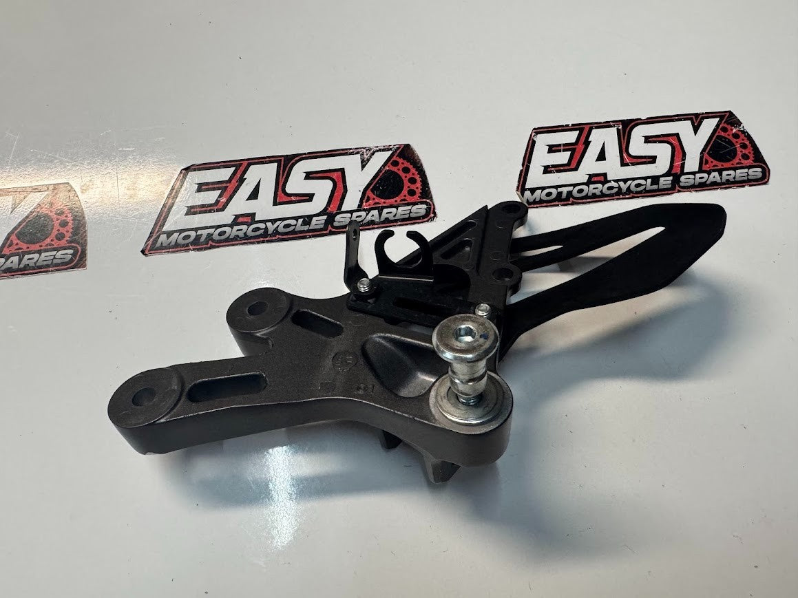 Yamaha YZF R7 2022-2025 RH Foot Peg Bracket Rear Set OEM Genuine BEB-27443-00