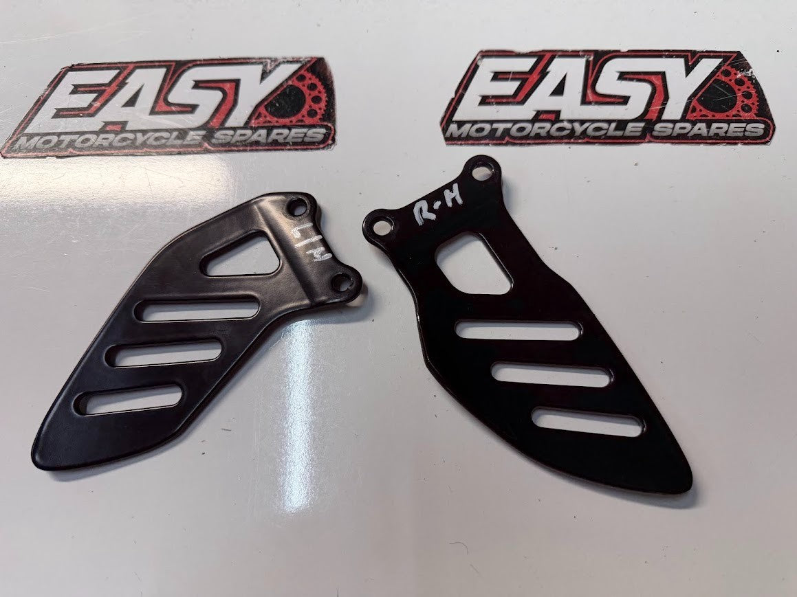 Footrest Heel Guards Suzuki GSXR 1000 2005-2008 OEM 43571-41G01