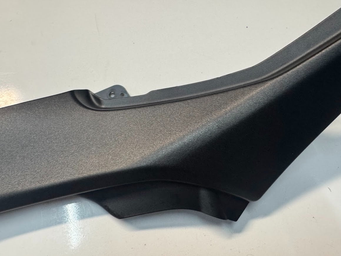 Yamaha YZF R7 2022-2025 Side Cover 1 Fairing Mole OEM Genuine BEB-2171L-00