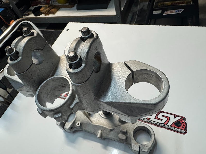 BMW F800 ST 2009 Triple Tree Set OEM Genuine 31427724818