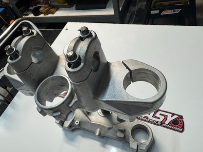 BMW F800 ST 2009 Triple Tree Set OEM Genuine 31427724818