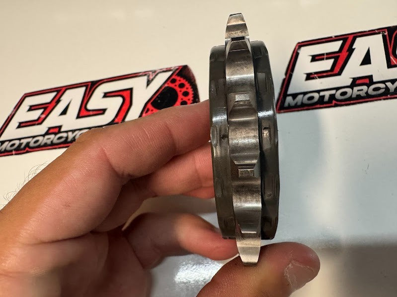 Yamaha YZF R1 2015-2025 16T 525 Front Sprocket