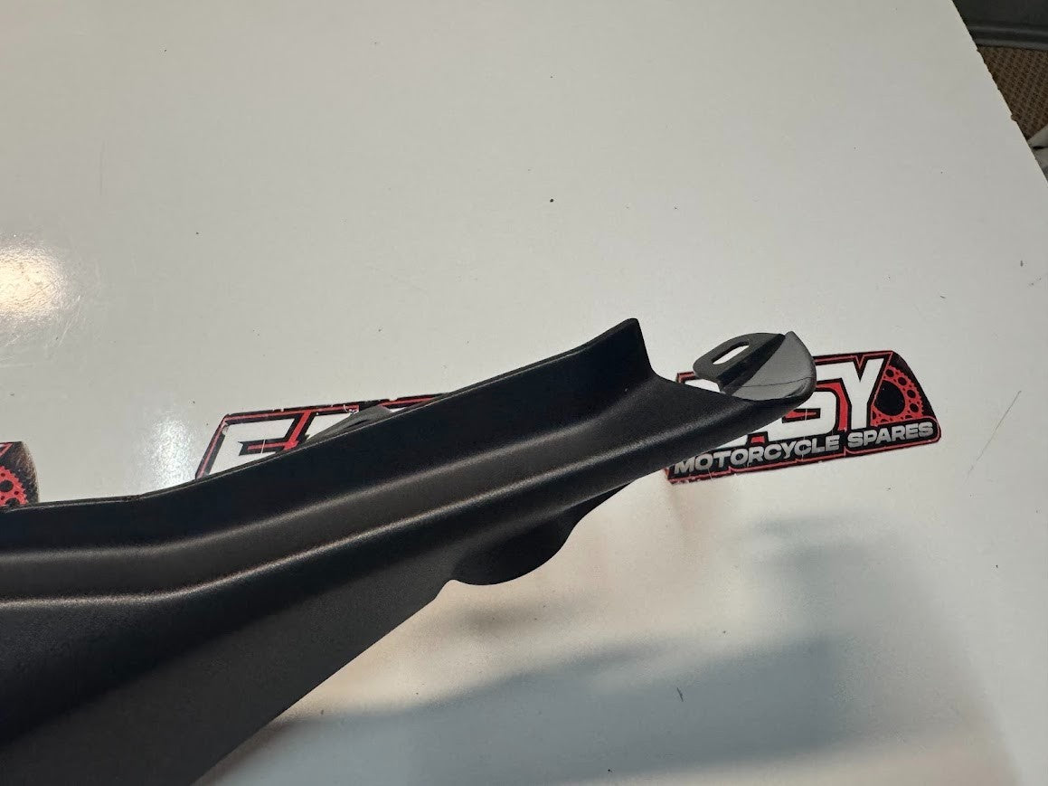 Yamaha YZF R7 2022-2025 Side Cover 1 Fairing Mole OEM Genuine BEB-2171L-00