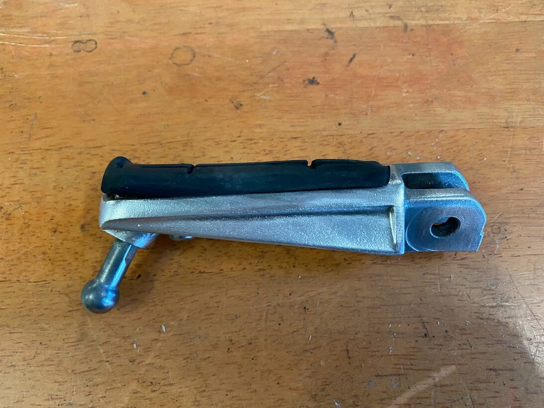 LH Riders Peg Yamaha FZ6-S 04-09 2006 4BH-27461-01-00