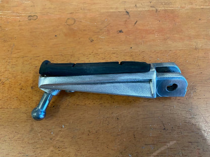 LH Riders Peg Yamaha FZ6-S 04-09 2006 4BH-27461-01-00